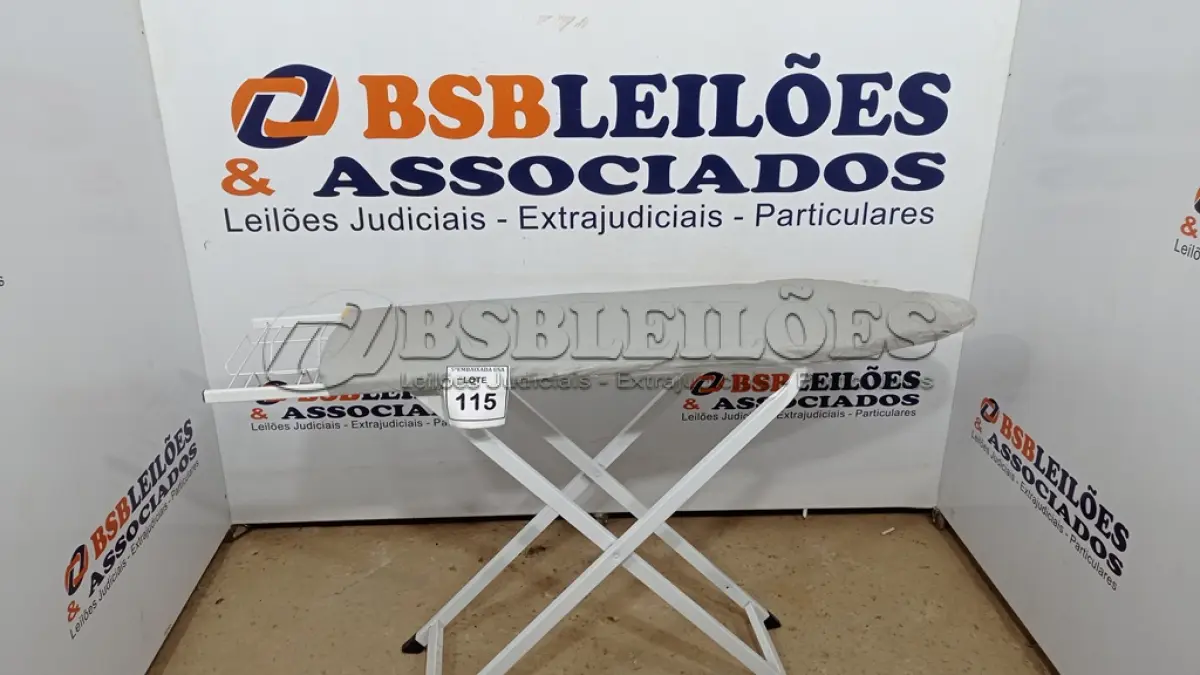 LOTE 115 - 01 TÁBUA DE PASSAT. (NO ESTADO EM QUE SE ENCONTRA. SUJEITO A AVARIAS OCULTAS/VISÍVEIS.)