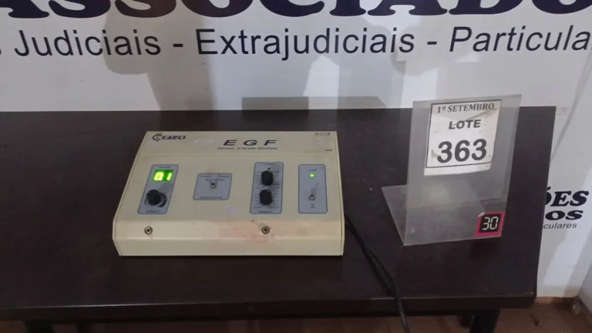 01 EQUIPAMENTO ESTIMULADOR GALVÂNICO E FARÁDICO EGF MARCA CARCI. (NO ESTADO) ATENÇÃO! FAZER A VISITAÇÃO ANTES DE ARREMATAR, NÃO SABEMOS SE FUNCIONA, LEILÃO NÃO TEM GARANTIA E NEM DEVOLUÇÃO, SUJEITO A POSSÍVEIS AVARIAS VISÍVEIS/OCULTAS E/OU AUSÊNCIA DE COMPONENTES.