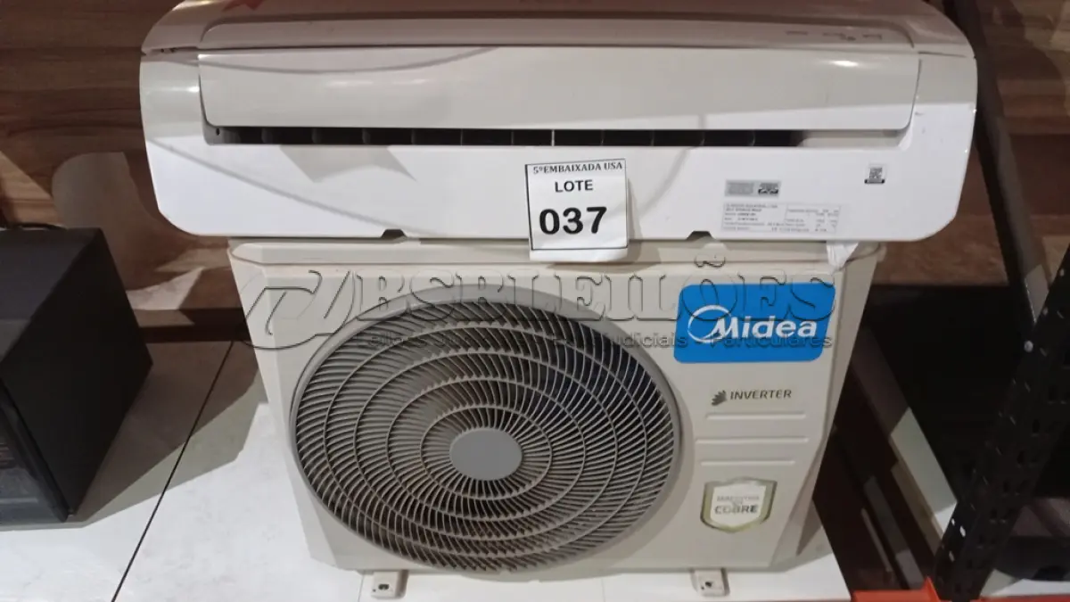 LOTE 037 - 01 AR CONDICIONADO MIDEA INVERTER 12.000 BTUS (NO ESTADO EM QUE SE ENCONTRA. SUJEITO A AVARIAS OCULTAS/VISÍVEIS.) BF1638C