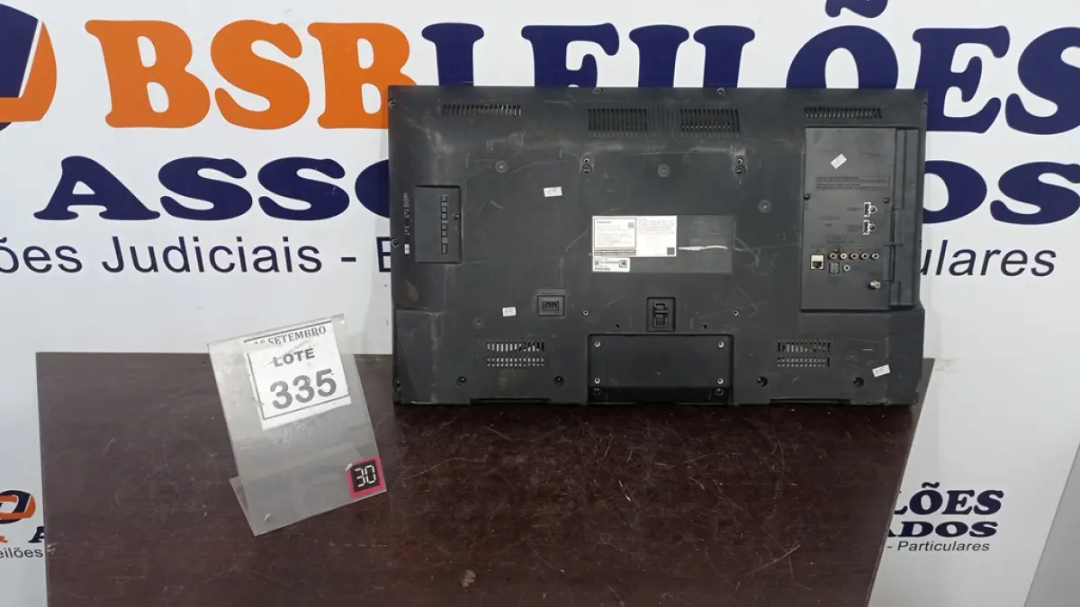 01 TV LCD 32’’ MARCA PANASONIC. (NO ESTADO) ATENÇÃO! FAZER A VISITAÇÃO ANTES DE ARREMATAR, NÃO SABEMOS SE FUNCIONA, LEILÃO NÃO TEM GARANTIA E NEM DEVOLUÇÃO, SUJEITO A POSSÍVEIS AVARIAS VISÍVEIS/OCULTAS E/OU AUSÊNCIA DE COMPONENTES.