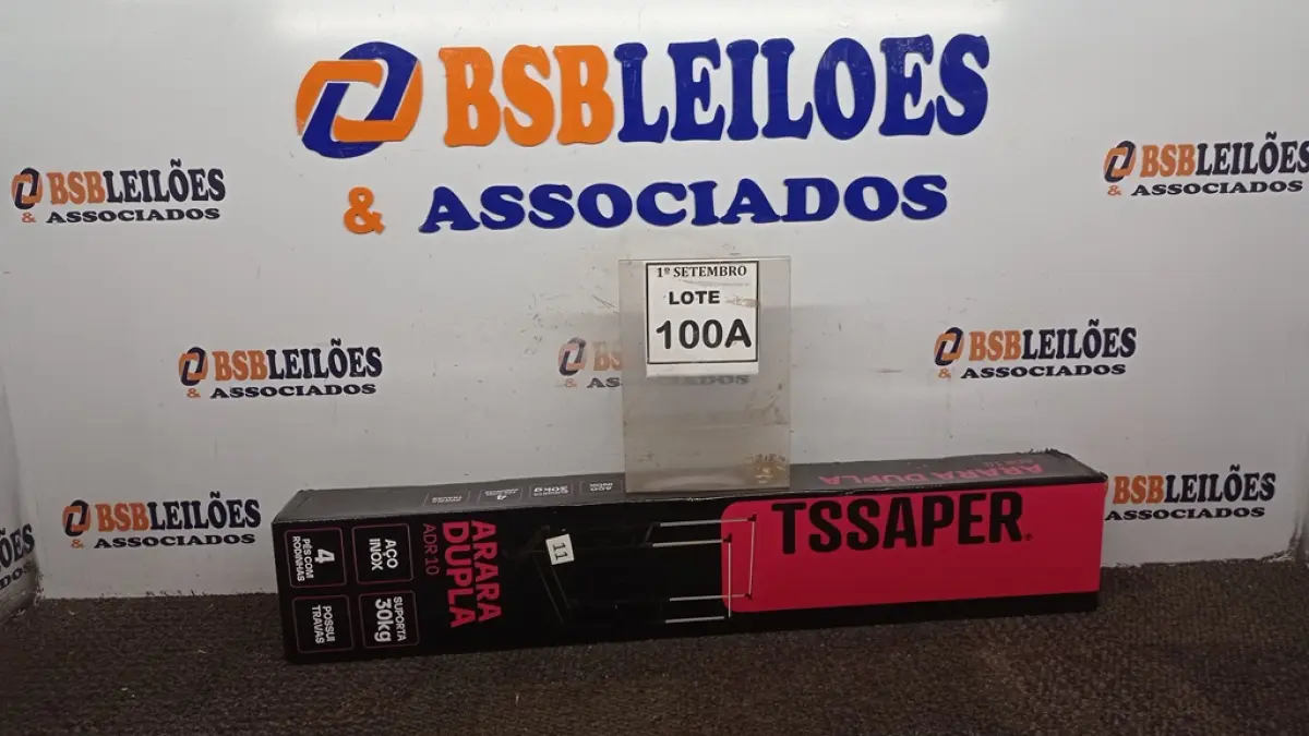 01 ARARA DUPLA MONTÁVEL  AÇO INOX SUPORTA 30KL 4 PÉS COM RODINHAS  POSSUI TRAVAS  TAMANHO A1.60CM L 0,94CM. (NO ESTADO) ATENÇÃO! FAZER A VISITAÇÃO ANTES DE ARREMATAR, NÃO SABEMOS SE FUNCIONA, LEILÃO NÃO TEM GARANTIA E NEM DEVOLUÇÃO, SUJEITO A POSSÍVEIS AVARIAS VISÍVEIS/OCULTAS E/OU AUSÊNCIA DE COMPONENTES.