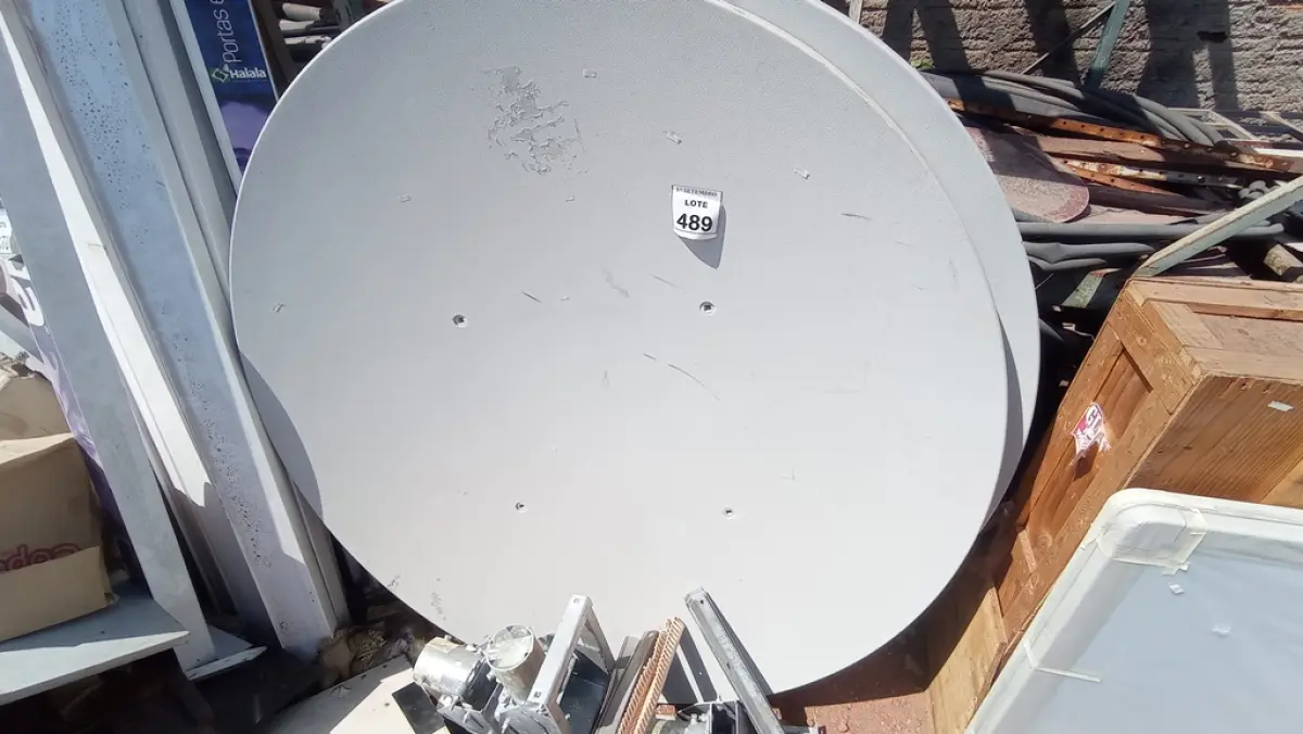 03 ANTENAS PARABÓLICAS. (NO ESTADO) ATENÇÃO! FAZER A VISITAÇÃO ANTES DE ARREMATAR, NÃO SABEMOS SE FUNCIONA, LEILÃO NÃO TEM GARANTIA E NEM DEVOLUÇÃO, SUJEITO A POSSÍVEIS AVARIAS VISÍVEIS/OCULTAS E/OU AUSÊNCIA DE COMPONENTES.