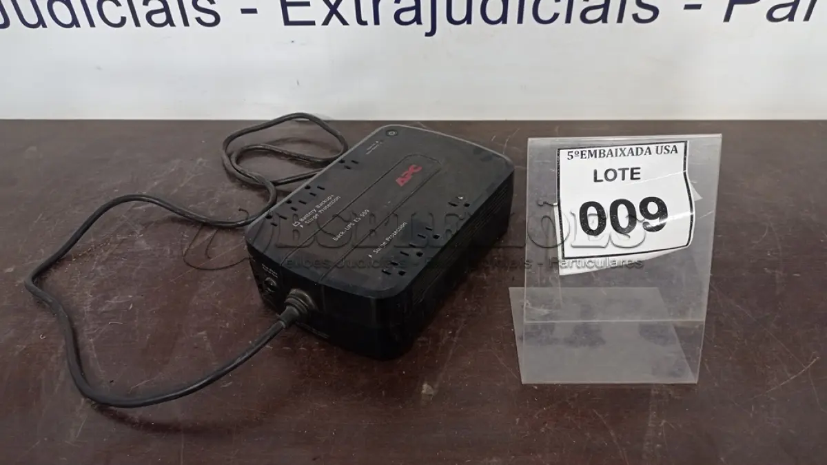LOTE 009 - 01 NOBREAK BACK APC ES-550. (NO ESTADO EM QUE SE ENCONTRA. SUJEITO A AVARIAS OCULTAS/VISÍVEIS.) BE550G