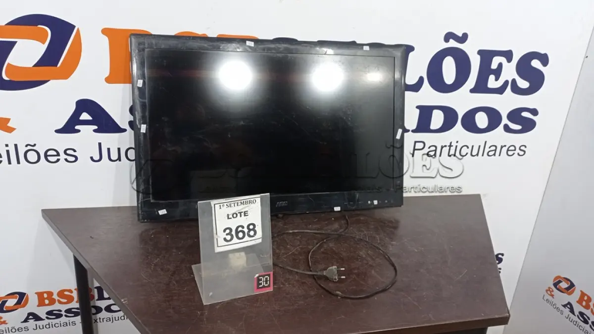 LOTE 368 - 01 TV LCD 32’’ MARCA AOC. (NO ESTADO) ATENÇÃO! FAZER A VISITAÇÃO ANTES DE ARREMATAR, NÃO SABEMOS SE FUNCIONA, LEILÃO NÃO TEM GARANTIA E NEM DEVOLUÇÃO, SUJEITO A POSSÍVEIS AVARIAS VISÍVEIS/OCULTAS E/OU AUSÊNCIA DE COMPONENTES.