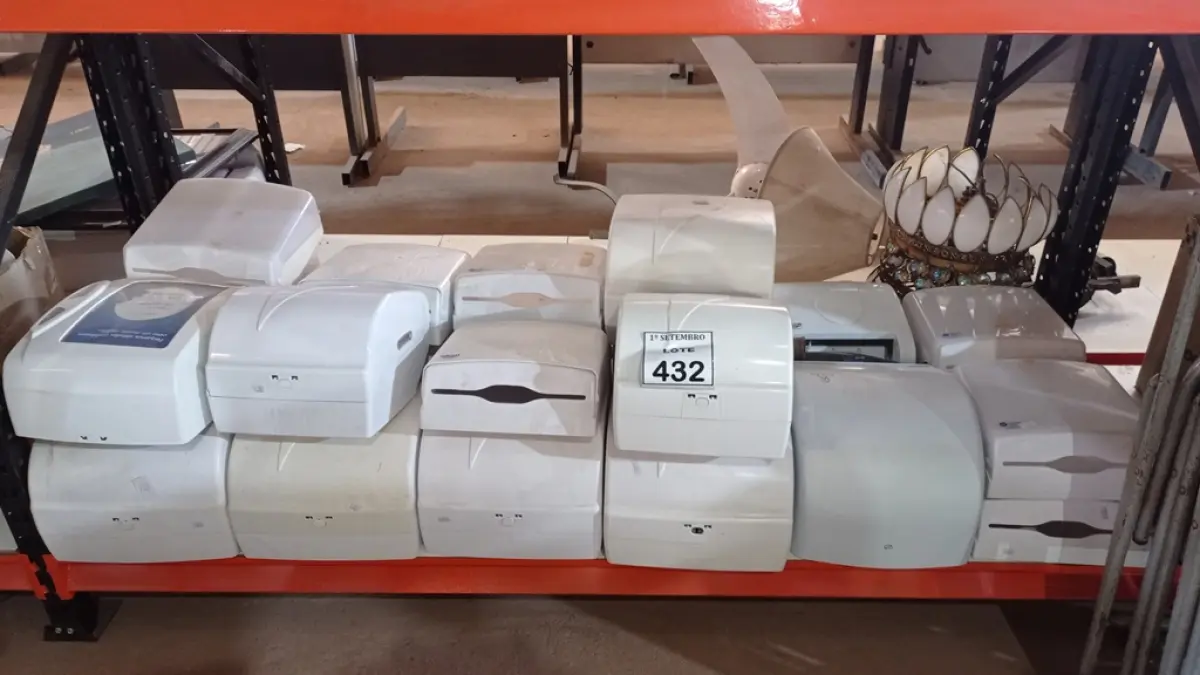 01 LOTE COM GRANDE QUANTIDADE DE DISPENSADORES DE PAPEL. (NO ESTADO) ATENÇÃO! FAZER A VISITAÇÃO ANTES DE ARREMATAR, NÃO SABEMOS SE FUNCIONA, LEILÃO NÃO TEM GARANTIA E NEM DEVOLUÇÃO, SUJEITO A POSSÍVEIS AVARIAS VISÍVEIS/OCULTAS E/OU AUSÊNCIA DE COMPONENTES.