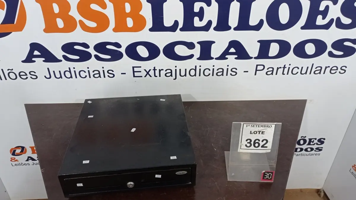 01 GAVETA DE DINHEIRO. (NO ESTADO) ATENÇÃO! FAZER A VISITAÇÃO ANTES DE ARREMATAR, NÃO SABEMOS SE FUNCIONA, LEILÃO NÃO TEM GARANTIA E NEM DEVOLUÇÃO, SUJEITO A POSSÍVEIS AVARIAS VISÍVEIS/OCULTAS E/OU AUSÊNCIA DE COMPONENTES.