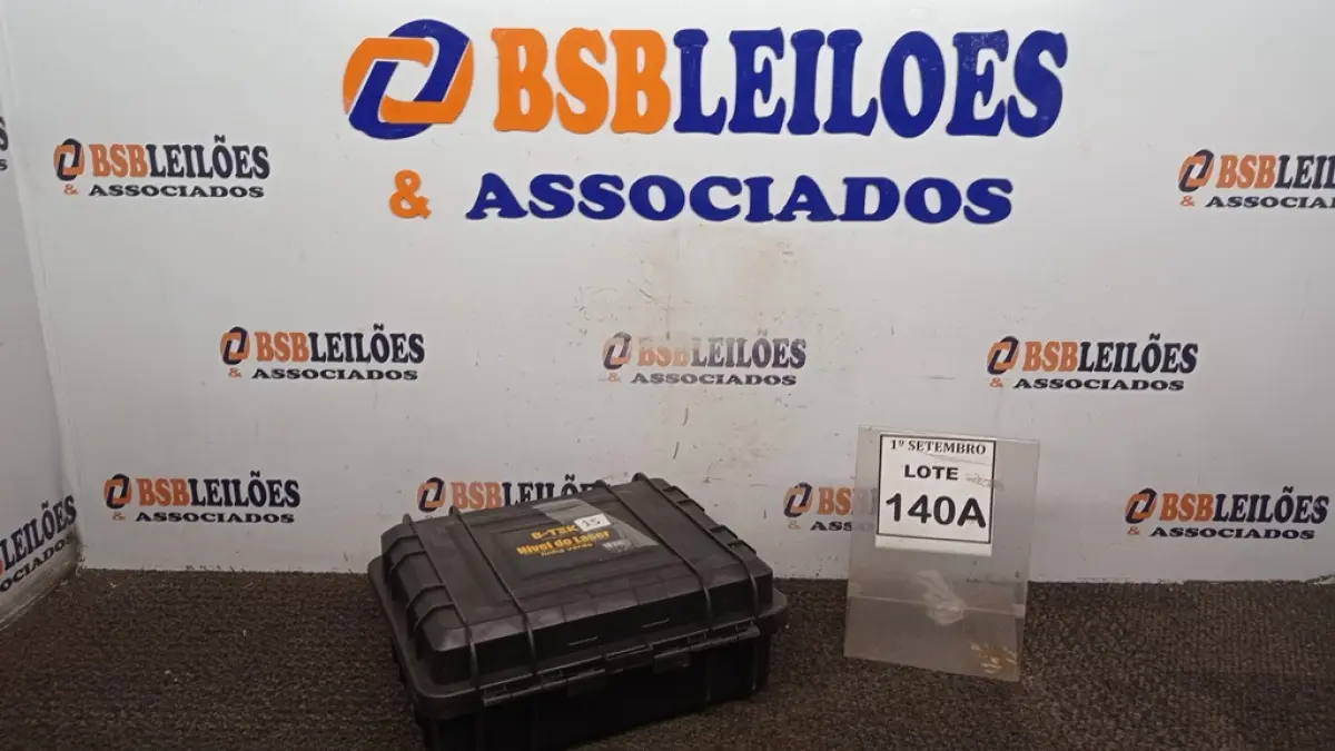 01 NIVEL A LASER COM 2 BATERIAS MALETA ÓCULOS DE PROTEÇÃO. (NO ESTADO) ATENÇÃO! FAZER A VISITAÇÃO ANTES DE ARREMATAR, NÃO SABEMOS SE FUNCIONA, LEILÃO NÃO TEM GARANTIA E NEM DEVOLUÇÃO, SUJEITO A POSSÍVEIS AVARIAS VISÍVEIS/OCULTAS E/OU AUSÊNCIA DE COMPONENTES.
