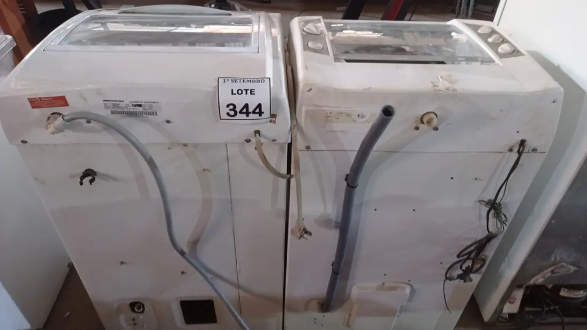 02 MÁQUINAS DE LAVAR MARCA BRASTEMP COM AVARIAS. (NO ESTADO) ATENÇÃO! FAZER A VISITAÇÃO ANTES DE ARREMATAR, NÃO SABEMOS SE FUNCIONA, LEILÃO NÃO TEM GARANTIA E NEM DEVOLUÇÃO, SUJEITO A POSSÍVEIS AVARIAS VISÍVEIS/OCULTAS E/OU AUSÊNCIA DE COMPONENTES.