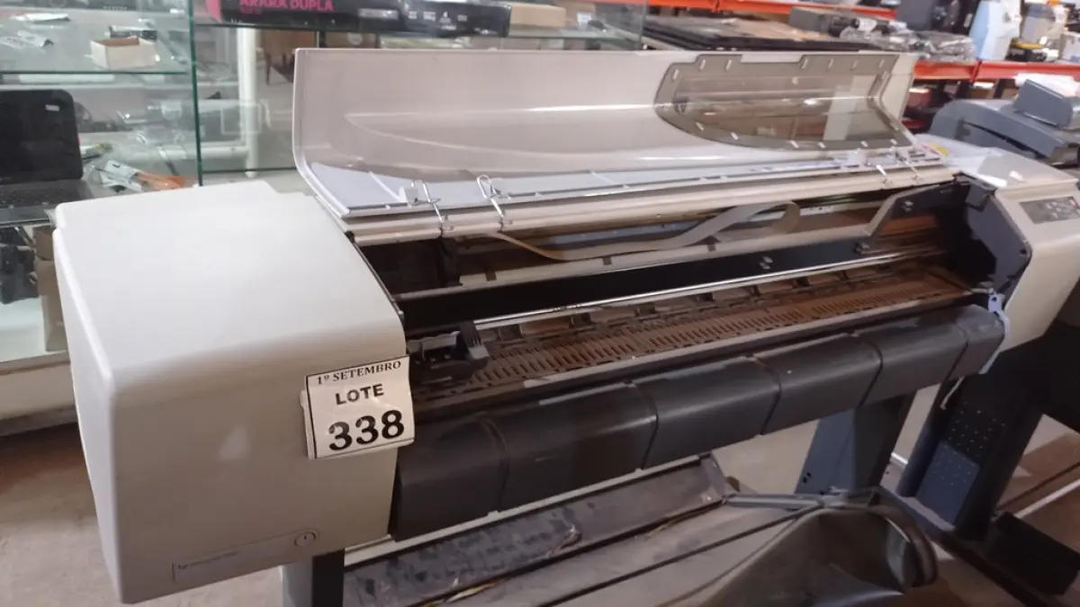 01 PLOTTER MARCA HP MODELO DESIGNJET 500. (NO ESTADO) ATENÇÃO! FAZER A VISITAÇÃO ANTES DE ARREMATAR, NÃO SABEMOS SE FUNCIONA, LEILÃO NÃO TEM GARANTIA E NEM DEVOLUÇÃO, SUJEITO A POSSÍVEIS AVARIAS VISÍVEIS/OCULTAS E/OU AUSÊNCIA DE COMPONENTES.