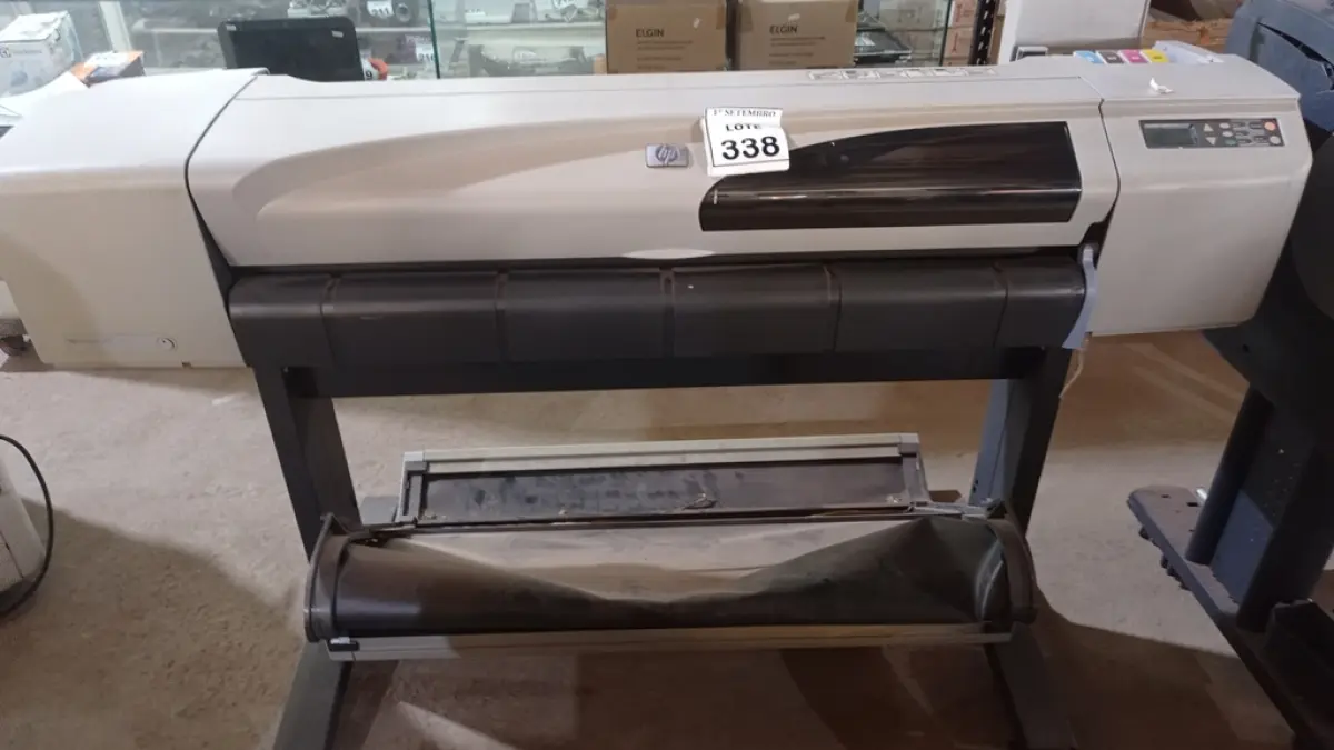 01 PLOTTER MARCA HP MODELO DESIGNJET 500. (NO ESTADO) ATENÇÃO! FAZER A VISITAÇÃO ANTES DE ARREMATAR, NÃO SABEMOS SE FUNCIONA, LEILÃO NÃO TEM GARANTIA E NEM DEVOLUÇÃO, SUJEITO A POSSÍVEIS AVARIAS VISÍVEIS/OCULTAS E/OU AUSÊNCIA DE COMPONENTES.