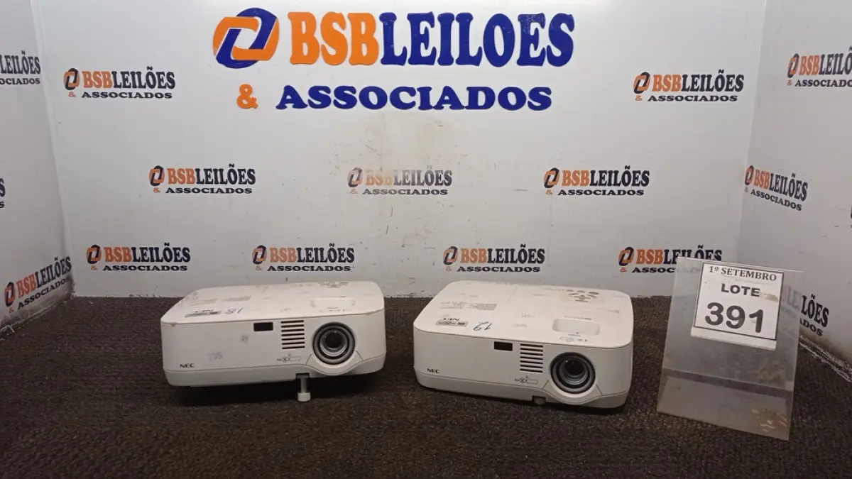 02 PROJETORES MARCA NEC. (NO ESTADO) ATENÇÃO! FAZER A VISITAÇÃO ANTES DE ARREMATAR, NÃO SABEMOS SE FUNCIONA, LEILÃO NÃO TEM GARANTIA E NEM DEVOLUÇÃO, SUJEITO A POSSÍVEIS AVARIAS VISÍVEIS/OCULTAS E/OU AUSÊNCIA DE COMPONENTES.