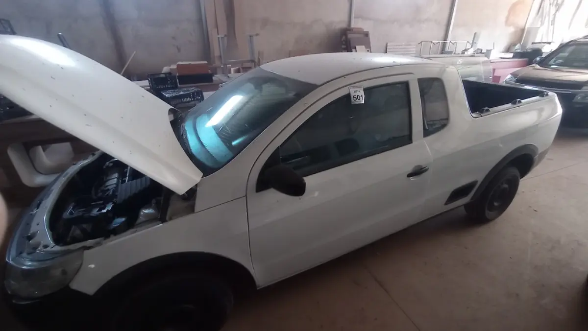 01 VW SAVEIRO 1.6 CE FLEX, COR BRANCA ANO 2010. (NO ESTADO) ATENÇÃO! FAZER A VISITAÇÃO ANTES DE ARREMATAR, NÃO SABEMOS SE FUNCIONA, LEILÃO NÃO TEM GARANTIA E NEM DEVOLUÇÃO, SUJEITO A POSSÍVEIS AVARIAS VISÍVEIS/OCULTAS E/OU AUSÊNCIA DE COMPONENTES.