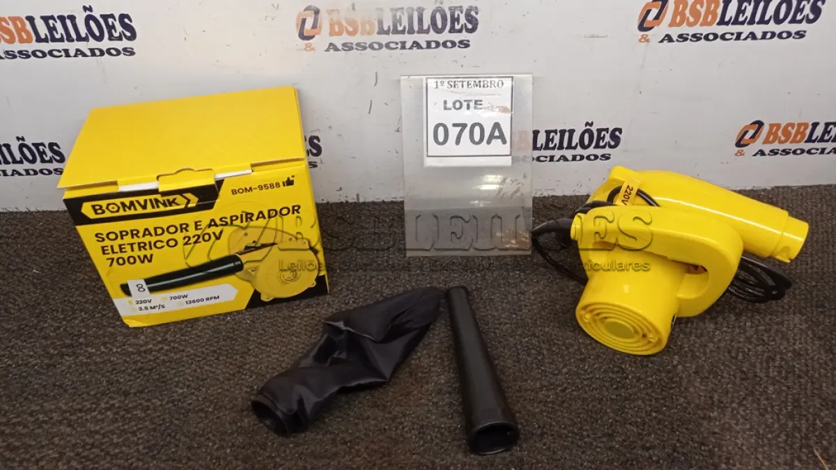 LOTE 070 - 01 SOPRADOR E ASPIRADOR ELÉTRICO 220V 700W 13600RPM. (NO ESTADO) ATENÇÃO! FAZER A VISITAÇÃO ANTES DE ARREMATAR, NÃO SABEMOS SE FUNCIONA, LEILÃO NÃO TEM GARANTIA E NEM DEVOLUÇÃO, SUJEITO A POSSÍVEIS AVARIAS VISÍVEIS/OCULTAS E/OU AUSÊNCIA DE COMPONENTES.