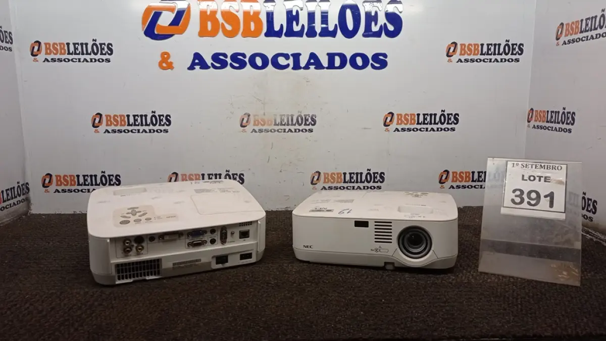 02 PROJETORES MARCA NEC. (NO ESTADO) ATENÇÃO! FAZER A VISITAÇÃO ANTES DE ARREMATAR, NÃO SABEMOS SE FUNCIONA, LEILÃO NÃO TEM GARANTIA E NEM DEVOLUÇÃO, SUJEITO A POSSÍVEIS AVARIAS VISÍVEIS/OCULTAS E/OU AUSÊNCIA DE COMPONENTES.