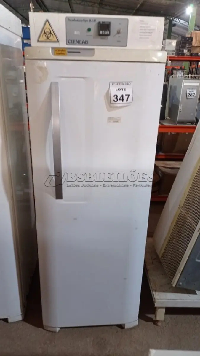 LOTE 347 - 01 INCUBADORA DE LABORATÓRIO TIPO B.O.D. CIENLAB. (NO ESTADO) ATENÇÃO! FAZER A VISITAÇÃO ANTES DE ARREMATAR, NÃO SABEMOS SE FUNCIONA. LEILÃO NÃO TEM GARANTIA E NEM DEVOLUÇÃO, SUJEITO A POSSÍVEIS AVARIAS VISÍVEIS/OCULTAS E/OU AUSÊNCIA DE COMPONENTES.