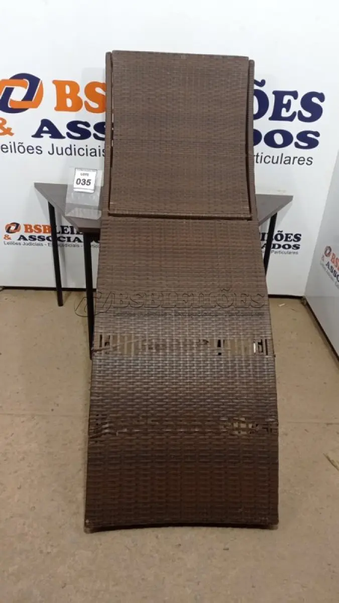 LOTE 035 - 01 ESPREGUIÇADEIRA BF1638C. (NO ESTADO EM QUE SE ENCONTRA. SUJEITO A AVARIAS OCULTAS/VISÍVEIS.)