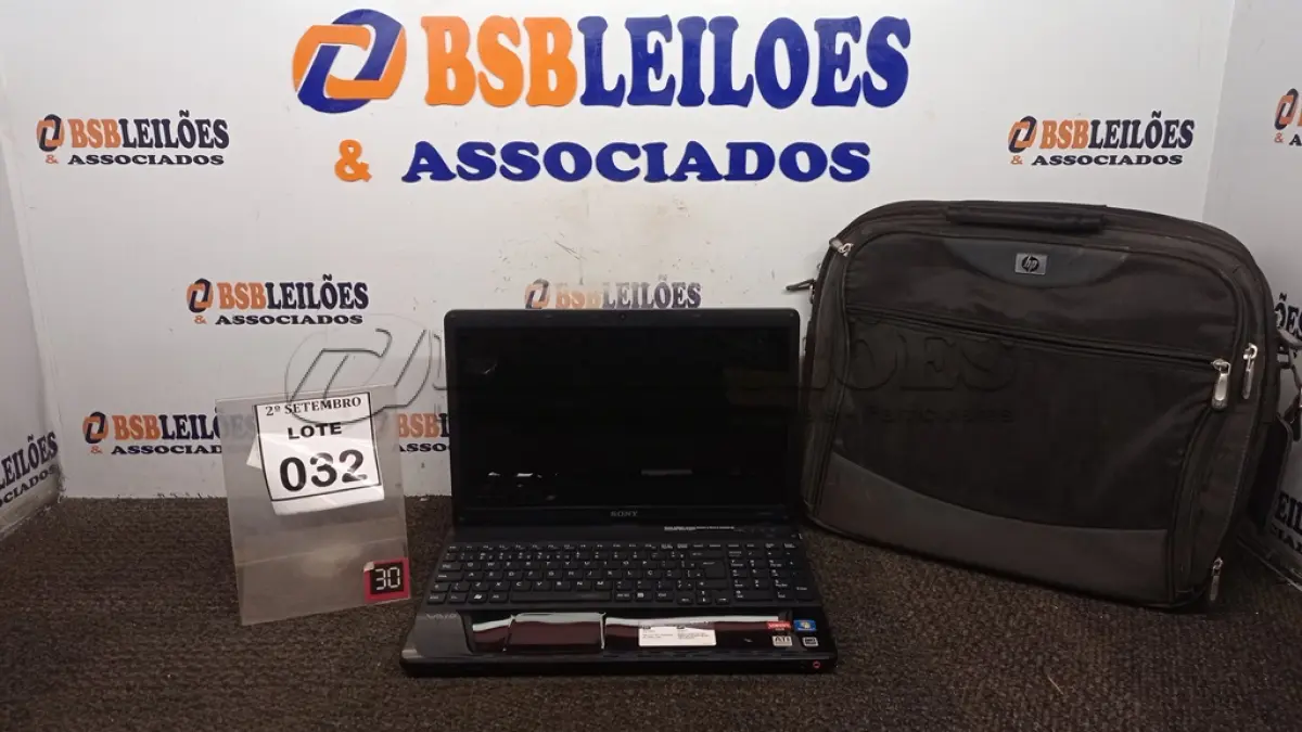 LOTE 032 - 01 NOTEBOOK SONY VAIO COM BOLSA. (NO ESTADO) ATENÇÃO! FAZER A VISITAÇÃO ANTES DE ARREMATAR, NÃO SABEMOS SE FUNCIONA, LEILÃO NÃO TEM GARANTIA E NEM DEVOLUÇÃO, SUJEITO A POSSÍVEIS AVARIAS VISÍVEIS/OCULTAS E/OU AUSÊNCIA DE COMPONENTES.