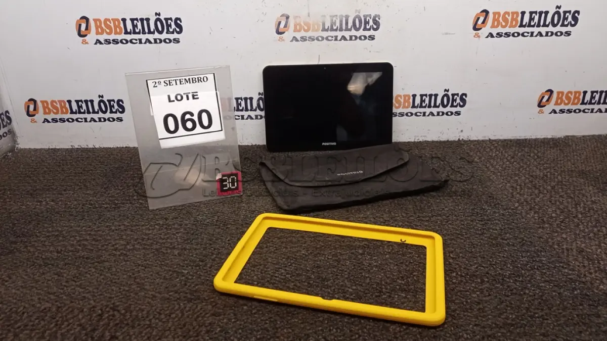LOTE 060 - 01 TABLET MARCA POSITIVO. (NO ESTADO) ATENÇÃO! FAZER A VISITAÇÃO ANTES DE ARREMATAR, NÃO SABEMOS SE FUNCIONA, LEILÃO NÃO TEM GARANTIA E NEM DEVOLUÇÃO, SUJEITO A POSSÍVEIS AVARIAS VISÍVEIS/OCULTAS E/OU AUSÊNCIA DE COMPONENTES.