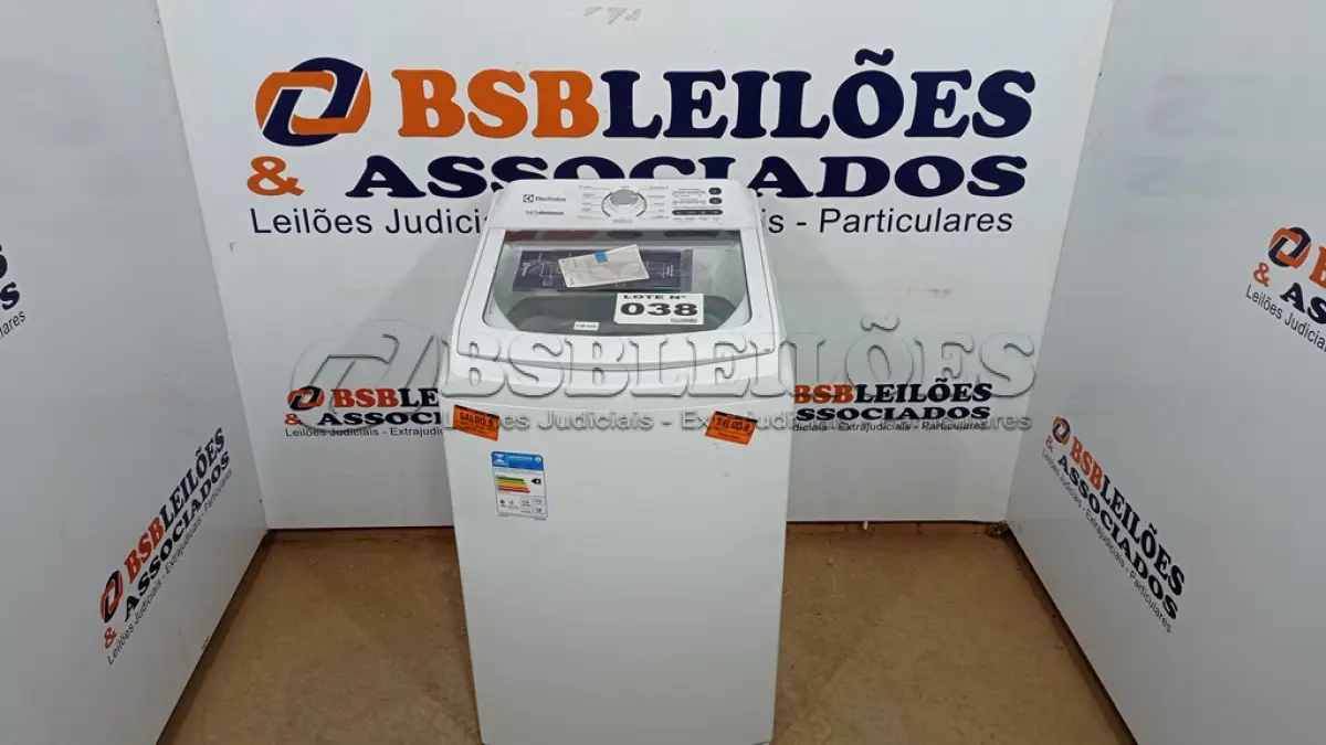 LOTE 038 - 01 MÁQUINA DE LAVAR ELECTROLUX 14KG LED14 BRANCA 110VOLTS (NO ESTADO, NÃO SABEMOS SE FUNCIONA. LEILÃO NÃO TEM GARANTIA E NEM DEVOLUÇÃO, SUJEITO A POSSÍVEIS AVARIAS VISÍVEIS/OCULTAS E/OU AUSÊNCIA DE COMPONENTES)