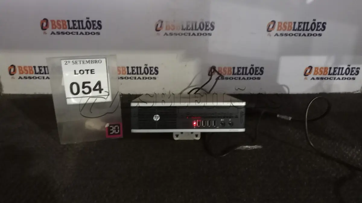 LOTE 054 - 01 MINI PC MARCA HP. (NO ESTADO) ATENÇÃO! FAZER A VISITAÇÃO ANTES DE ARREMATAR, NÃO SABEMOS SE FUNCIONA, LEILÃO NÃO TEM GARANTIA E NEM DEVOLUÇÃO, SUJEITO A POSSÍVEIS AVARIAS VISÍVEIS/OCULTAS E/OU AUSÊNCIA DE COMPONENTES.