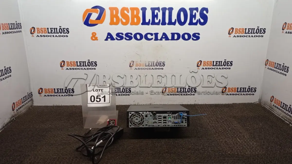 LOTE 051 - 01 MINI PC MARCA HP. (NO ESTADO) ATENÇÃO! FAZER A VISITAÇÃO ANTES DE ARREMATAR, NÃO SABEMOS SE FUNCIONA, LEILÃO NÃO TEM GARANTIA E NEM DEVOLUÇÃO, SUJEITO A POSSÍVEIS AVARIAS VISÍVEIS/OCULTAS E/OU AUSÊNCIA DE COMPONENTES.