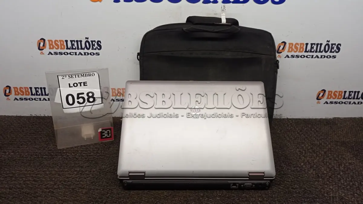 LOTE 058 - 01 NOTEBOOK MARCA HP COM BOLSA. (NO ESTADO) ATENÇÃO! FAZER A VISITAÇÃO ANTES DE ARREMATAR, NÃO SABEMOS SE FUNCIONA, LEILÃO NÃO TEM GARANTIA E NEM DEVOLUÇÃO, SUJEITO A POSSÍVEIS AVARIAS VISÍVEIS/OCULTAS E/OU AUSÊNCIA DE COMPONENTES.