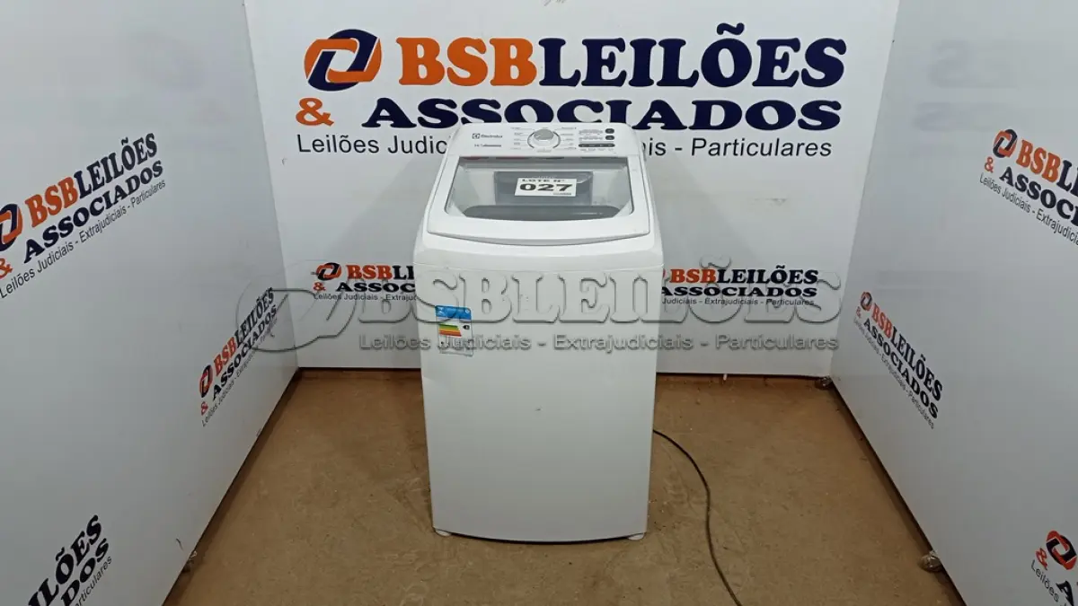 LOTE 027 - 01 MÁQUINA DE LAVAR ELECTROLUX 14KG LED14 BRANCA 220VOLTS (NO ESTADO, NÃO SABEMOS SE FUNCIONA. LEILÃO NÃO TEM GARANTIA E NEM DEVOLUÇÃO, SUJEITO A POSSÍVEIS AVARIAS VISÍVEIS/OCULTAS E/OU AUSÊNCIA DE COMPONENTES)
