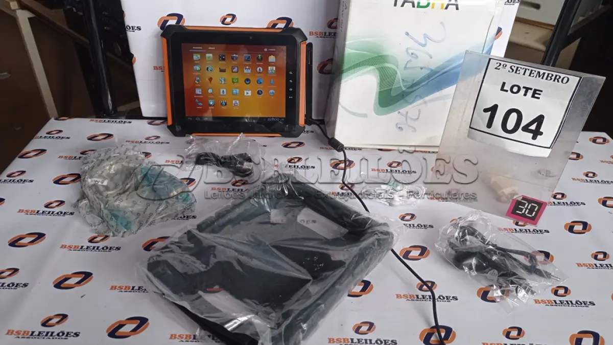 LOTE 104 - 01 TABLET QAV 801 8GB MARCA TABRA. (NO ESTADO) ATENÇÃO! FAZER A VISITAÇÃO ANTES DE ARREMATAR, NÃO SABEMOS SE FUNCIONA, LEILÃO NÃO TEM GARANTIA E NEM DEVOLUÇÃO, SUJEITO A POSSÍVEIS AVARIAS VISÍVEIS/OCULTAS E/OU AUSÊNCIA DE COMPONENTES.