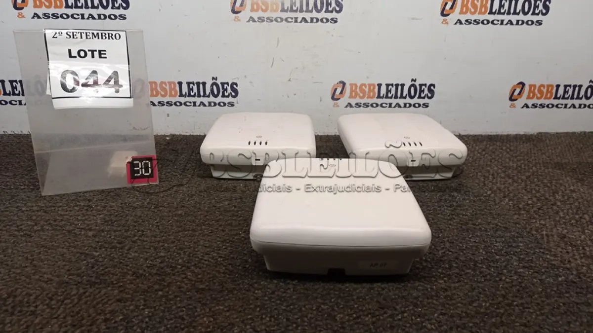 LOTE 044 - 03 ACCESS POINT MARCA HP. (NO ESTADO) ATENÇÃO! FAZER A VISITAÇÃO ANTES DE ARREMATAR, NÃO SABEMOS SE FUNCIONA, LEILÃO NÃO TEM GARANTIA E NEM DEVOLUÇÃO, SUJEITO A POSSÍVEIS AVARIAS VISÍVEIS/OCULTAS E/OU AUSÊNCIA DE COMPONENTES.