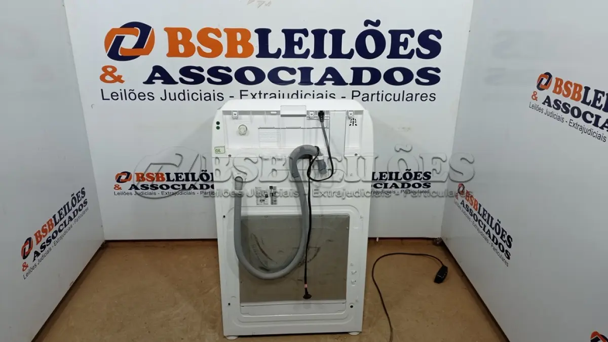 LOTE 027 - 01 MÁQUINA DE LAVAR ELECTROLUX 14KG LED14 BRANCA 220VOLTS (NO ESTADO, NÃO SABEMOS SE FUNCIONA. LEILÃO NÃO TEM GARANTIA E NEM DEVOLUÇÃO, SUJEITO A POSSÍVEIS AVARIAS VISÍVEIS/OCULTAS E/OU AUSÊNCIA DE COMPONENTES)