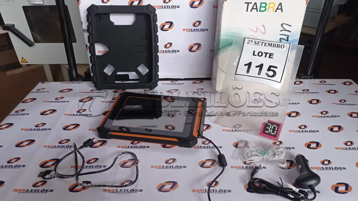 LOTE 115 - 01 TABLET QAV 801 8GB MARCA TABRA. (NO ESTADO) ATENÇÃO! FAZER A VISITAÇÃO ANTES DE ARREMATAR, NÃO SABEMOS SE FUNCIONA, LEILÃO NÃO TEM GARANTIA E NEM DEVOLUÇÃO, SUJEITO A POSSÍVEIS AVARIAS VISÍVEIS/OCULTAS E/OU AUSÊNCIA DE COMPONENTES.