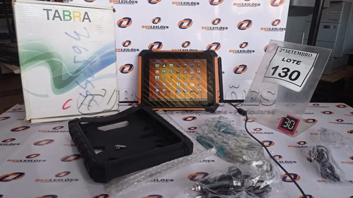 LOTE 130 - 01 TABLET QAV 801 8GB MARCA TABRA. (NO ESTADO) ATENÇÃO! FAZER A VISITAÇÃO ANTES DE ARREMATAR, NÃO SABEMOS SE FUNCIONA, LEILÃO NÃO TEM GARANTIA E NEM DEVOLUÇÃO, SUJEITO A POSSÍVEIS AVARIAS VISÍVEIS/OCULTAS E/OU AUSÊNCIA DE COMPONENTES.