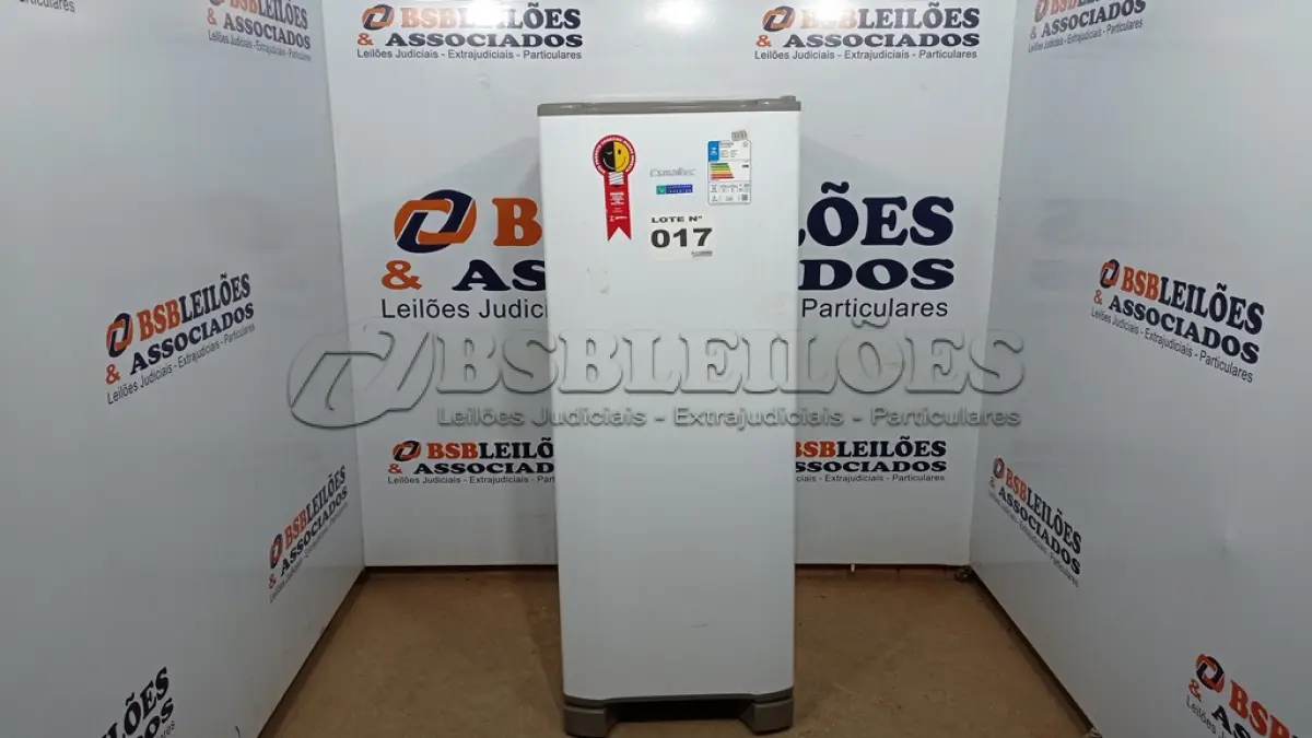 LOTE 017 - 01  GELADEIRA ESMALTEC 245L CYCLE DEFROST INVERTER ROC31 PRO - 220VOLTS (NO ESTADO, NÃO SABEMOS SE FUNCIONA. LEILÃO NÃO TEM GARANTIA E NEM DEVOLUÇÃO, SUJEITO A POSSÍVEIS AVARIAS VISÍVEIS/OCULTAS E/OU AUSÊNCIA DE COMPONENTES)