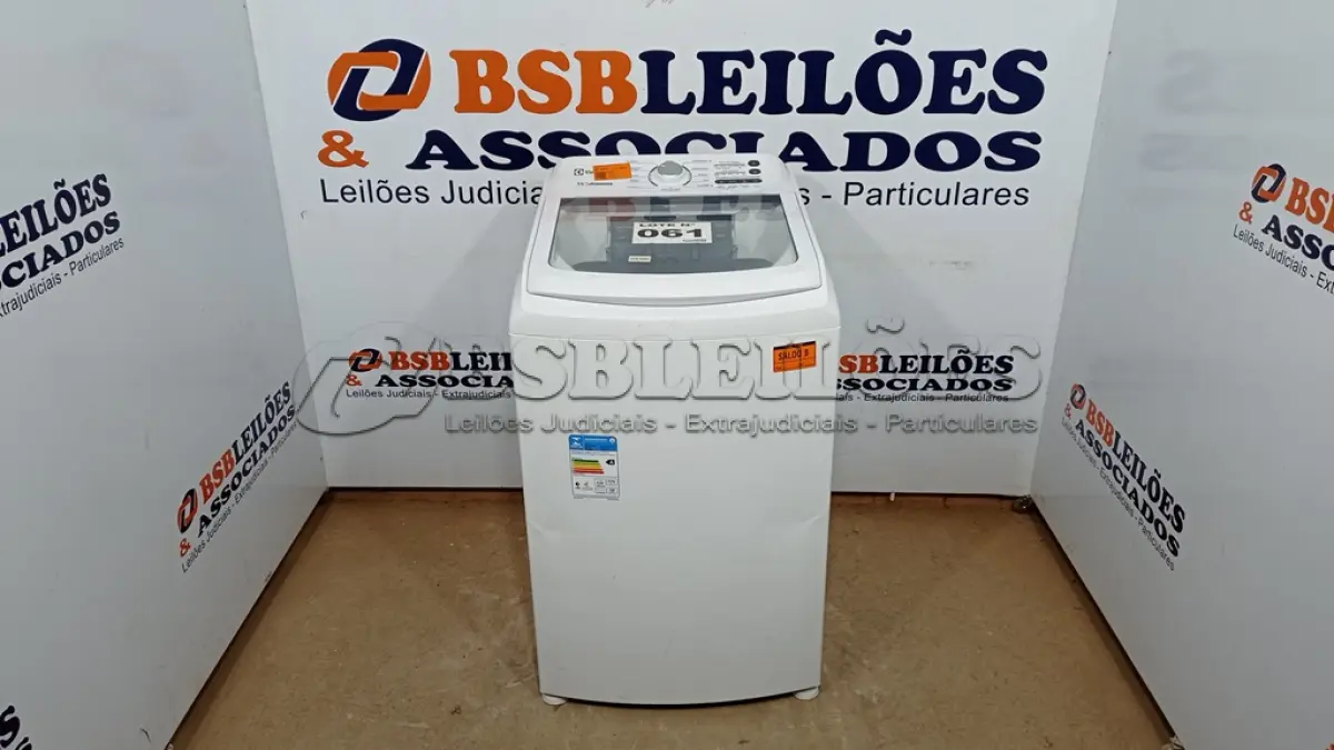 LOTE 061 - 01 MÁQUINA DE LAVAR ELECTROLUX 14KG LED14 BRANCA 110VOLTS (NO ESTADO, NÃO SABEMOS SE FUNCIONA. LEILÃO NÃO TEM GARANTIA E NEM DEVOLUÇÃO, SUJEITO A POSSÍVEIS AVARIAS VISÍVEIS/OCULTAS E/OU AUSÊNCIA DE COMPONENTES)