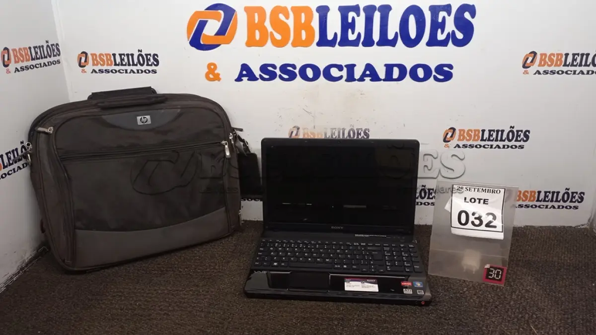 LOTE 032 - 01 NOTEBOOK SONY VAIO COM BOLSA. (NO ESTADO) ATENÇÃO! FAZER A VISITAÇÃO ANTES DE ARREMATAR, NÃO SABEMOS SE FUNCIONA, LEILÃO NÃO TEM GARANTIA E NEM DEVOLUÇÃO, SUJEITO A POSSÍVEIS AVARIAS VISÍVEIS/OCULTAS E/OU AUSÊNCIA DE COMPONENTES.