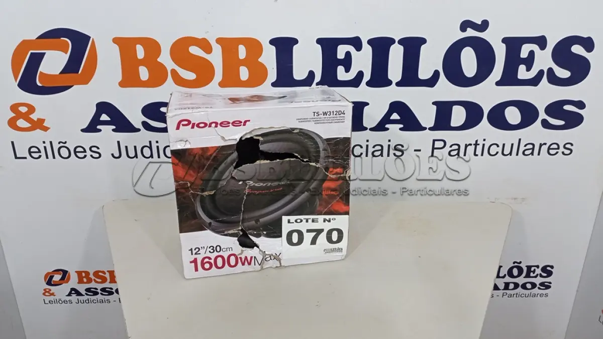 LOTE 070 - 01 SUBWOOFER PIONEER TS-W312D4 12" CHAMPION SERIES 1600W (NO ESTADO, NÃO SABEMOS SE FUNCIONA. LEILÃO NÃO TEM GARANTIA E NEM DEVOLUÇÃO, SUJEITO A POSSÍVEIS AVARIAS VISÍVEIS/OCULTAS E/OU AUSÊNCIA DE COMPONENTES)