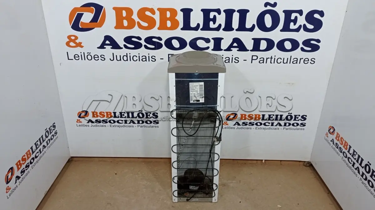 LOTE 080 - 01 BEBEDOURO DE ÁGUA ESMALTEC DE COLUNA - REFRIGERADO POR COMPRESSOR 220VOLTS (NO ESTADO, NÃO SABEMOS SE FUNCIONA. LEILÃO NÃO TEM GARANTIA E NEM DEVOLUÇÃO, SUJEITO A POSSÍVEIS AVARIAS VISÍVEIS/OCULTAS E/OU AUSÊNCIA DE COMPONENTES)