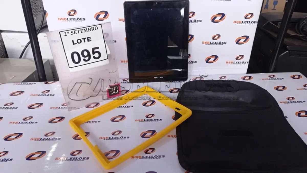 LOTE 095 - 01 TABLET MARCA POSITIVO. (NO ESTADO) ATENÇÃO! FAZER A VISITAÇÃO ANTES DE ARREMATAR, NÃO SABEMOS SE FUNCIONA, LEILÃO NÃO TEM GARANTIA E NEM DEVOLUÇÃO, SUJEITO A POSSÍVEIS AVARIAS VISÍVEIS/OCULTAS E/OU AUSÊNCIA DE COMPONENTES.