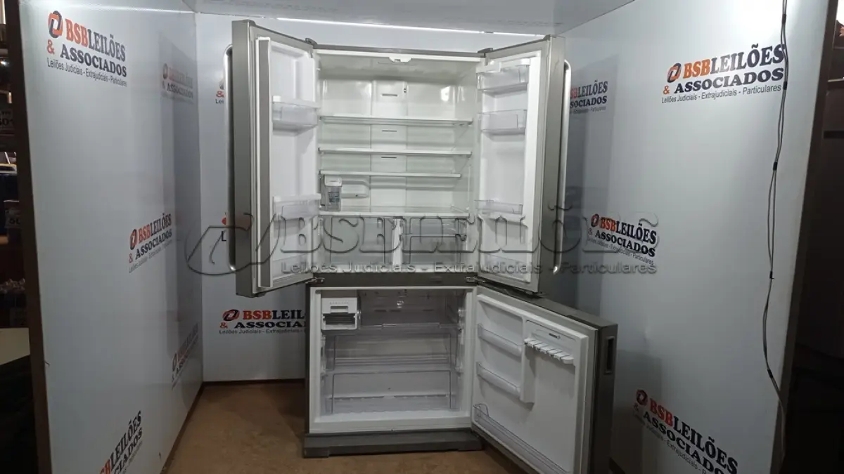 LOTE 001 - 01 GELADEIRA BRASTEMP FROST FREE PLATINUM MULTI PORTAS 540L BRO80 - 220VOLTS (NO ESTADO, NÃO SABEMOS SE FUNCIONA. LEILÃO NÃO TEM GARANTIA E NEM DEVOLUÇÃO, SUJEITO A POSSÍVEIS AVARIAS VISÍVEIS/OCULTAS E/OU AUSÊNCIA DE COMPONENTES)