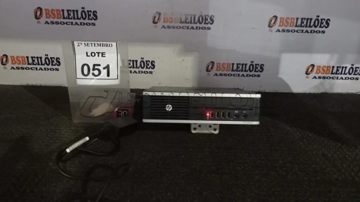 LOTE 051 - 01 MINI PC MARCA HP. (NO ESTADO) ATENÇÃO! FAZER A VISITAÇÃO ANTES DE ARREMATAR, NÃO SABEMOS SE FUNCIONA, LEILÃO NÃO TEM GARANTIA E NEM DEVOLUÇÃO, SUJEITO A POSSÍVEIS AVARIAS VISÍVEIS/OCULTAS E/OU AUSÊNCIA DE COMPONENTES.
