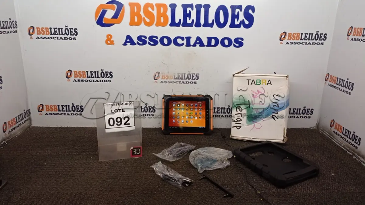 LOTE 092 - 01 TABLET QAV 801 8GB MARCA TABRA. (NO ESTADO) ATENÇÃO! FAZER A VISITAÇÃO ANTES DE ARREMATAR, NÃO SABEMOS SE FUNCIONA, LEILÃO NÃO TEM GARANTIA E NEM DEVOLUÇÃO, SUJEITO A POSSÍVEIS AVARIAS VISÍVEIS/OCULTAS E/OU AUSÊNCIA DE COMPONENTES.