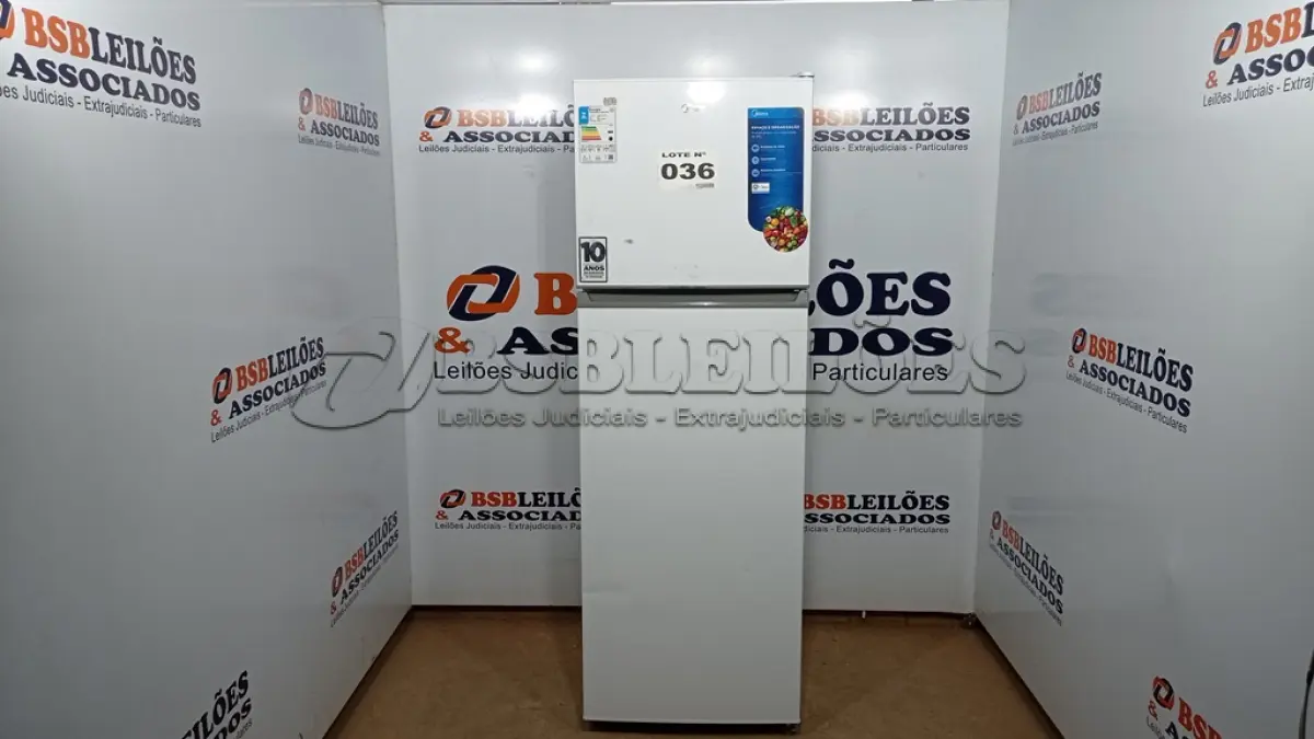 LOTE 036 - 01 GELADEIRA DUPLEX 294L CYCLE DEFROST BRANCA MIDEA - 220 VOLTS (NO ESTADO, NÃO SABEMOS SE FUNCIONA. LEILÃO NÃO TEM GARANTIA E NEM DEVOLUÇÃO, SUJEITO A POSSÍVEIS AVARIAS VISÍVEIS/OCULTAS E/OU AUSÊNCIA DE COMPONENTES)
