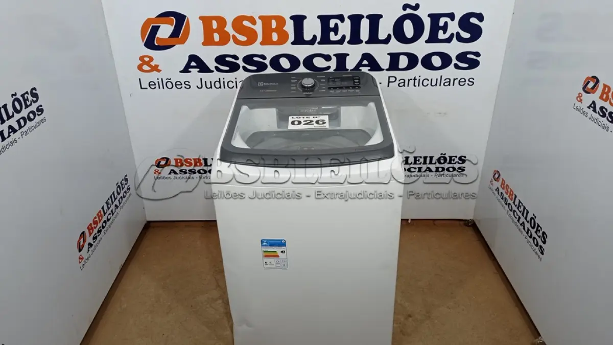 LOTE 026 - 01 MÁQUINA DE LAVAR 15KG ELECTROLUX PREMIUM CARE COM CESTO INOX. JET&CLEAN E TIME CONTROL (LEC15) 220VOLTS (NO ESTADO, NÃO SABEMOS SE FUNCIONA. LEILÃO NÃO TEM GARANTIA E NEM DEVOLUÇÃO, SUJEITO A POSSÍVEIS AVARIAS VISÍVEIS/OCULTAS E/OU AUSÊNCIA DE COMPONENTES)