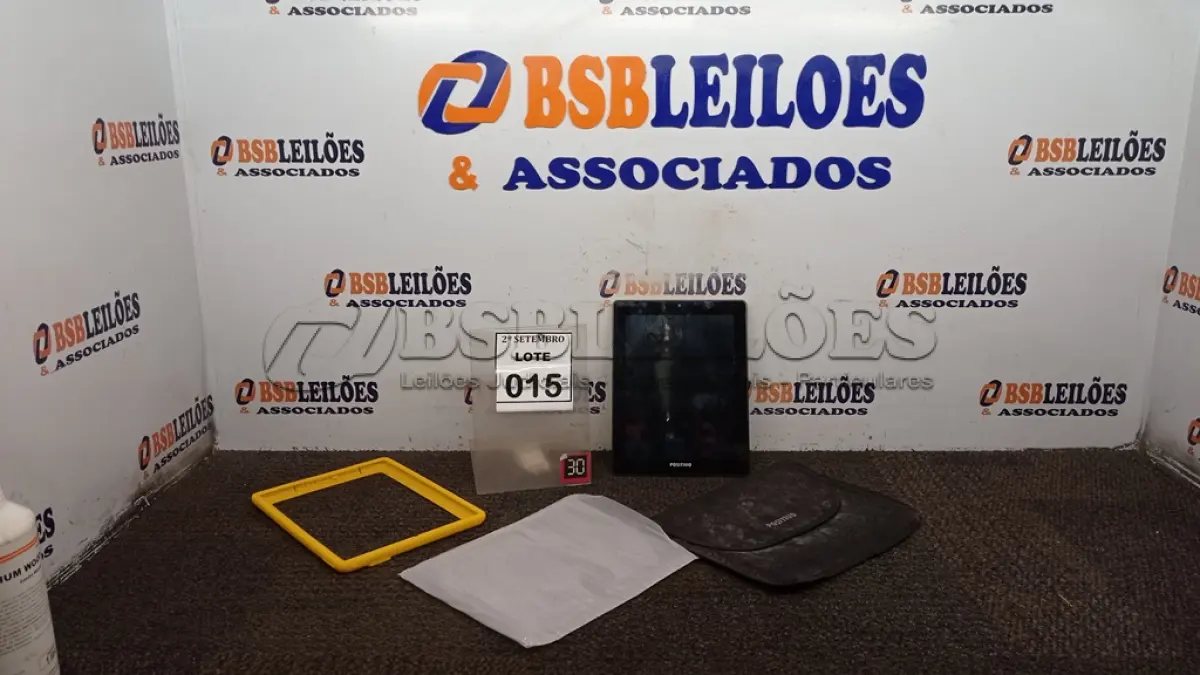LOTE 015 - 01 TABLET MARCA POSITIVO. (NO ESTADO) ATENÇÃO! FAZER A VISITAÇÃO ANTES DE ARREMATAR, NÃO SABEMOS SE FUNCIONA, LEILÃO NÃO TEM GARANTIA E NEM DEVOLUÇÃO, SUJEITO A POSSÍVEIS AVARIAS VISÍVEIS/OCULTAS E/OU AUSÊNCIA DE COMPONENTES.