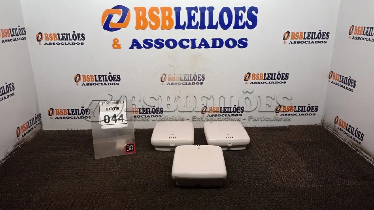 LOTE 044 - 03 ACCESS POINT MARCA HP. (NO ESTADO) ATENÇÃO! FAZER A VISITAÇÃO ANTES DE ARREMATAR, NÃO SABEMOS SE FUNCIONA, LEILÃO NÃO TEM GARANTIA E NEM DEVOLUÇÃO, SUJEITO A POSSÍVEIS AVARIAS VISÍVEIS/OCULTAS E/OU AUSÊNCIA DE COMPONENTES.