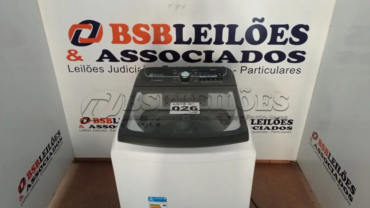 LOTE 026 - 01 MÁQUINA DE LAVAR 15KG ELECTROLUX PREMIUM CARE COM CESTO INOX. JET&CLEAN E TIME CONTROL (LEC15) 220VOLTS (NO ESTADO, NÃO SABEMOS SE FUNCIONA. LEILÃO NÃO TEM GARANTIA E NEM DEVOLUÇÃO, SUJEITO A POSSÍVEIS AVARIAS VISÍVEIS/OCULTAS E/OU AUSÊNCIA DE COMPONENTES)