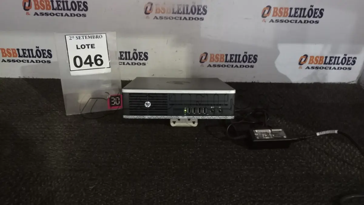 LOTE 046 - 01 MINI PC MARCA HP. (NO ESTADO) ATENÇÃO! FAZER A VISITAÇÃO ANTES DE ARREMATAR, NÃO SABEMOS SE FUNCIONA, LEILÃO NÃO TEM GARANTIA E NEM DEVOLUÇÃO, SUJEITO A POSSÍVEIS AVARIAS VISÍVEIS/OCULTAS E/OU AUSÊNCIA DE COMPONENTES.