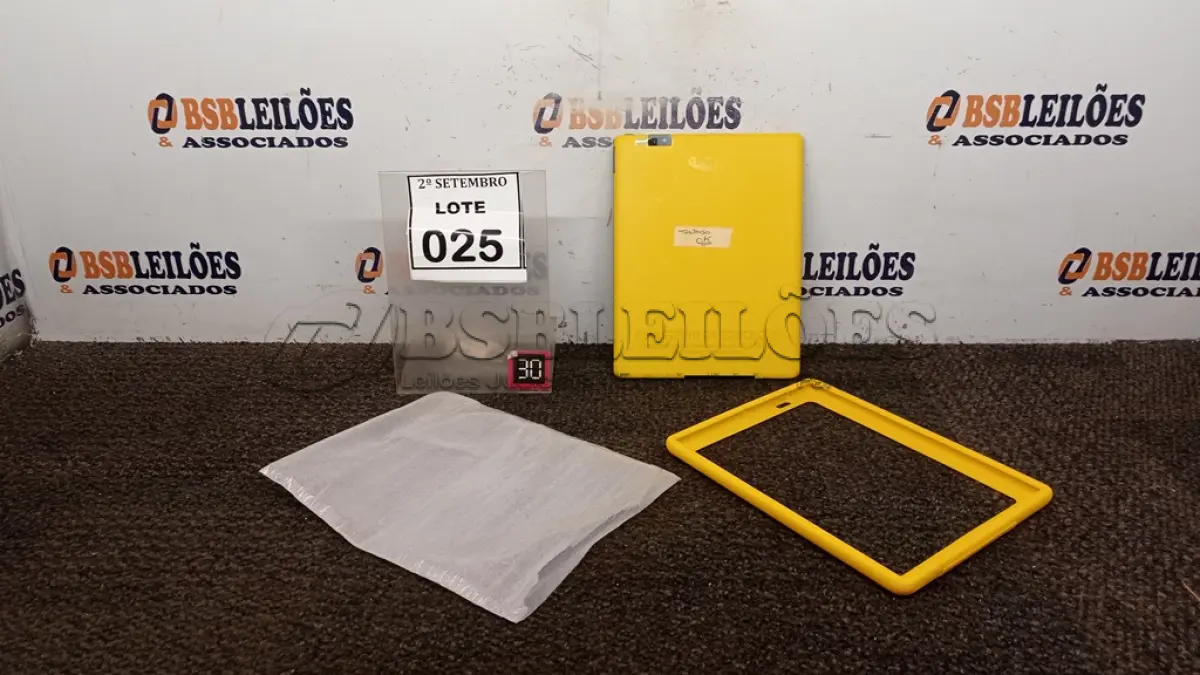 LOTE 025 - 01 TABLET MARCA POSITIVO. (NO ESTADO) ATENÇÃO! FAZER A VISITAÇÃO ANTES DE ARREMATAR, NÃO SABEMOS SE FUNCIONA, LEILÃO NÃO TEM GARANTIA E NEM DEVOLUÇÃO, SUJEITO A POSSÍVEIS AVARIAS VISÍVEIS/OCULTAS E/OU AUSÊNCIA DE COMPONENTES.