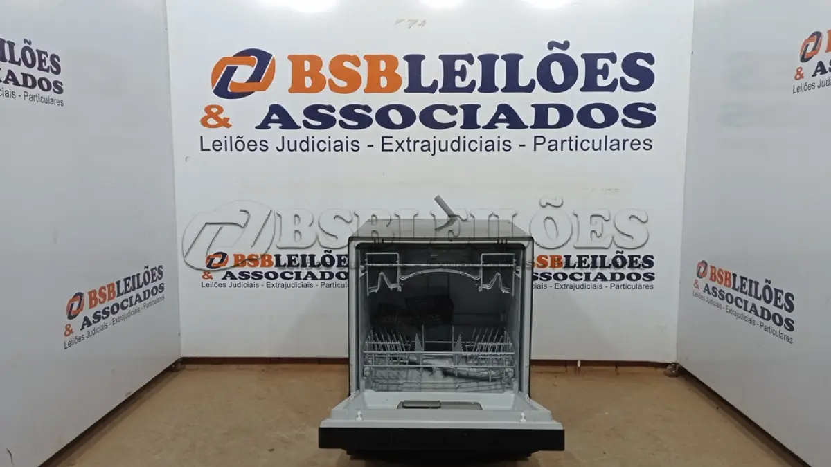 LOTE 007 - 01 LAVA LOUÇAS BRASTEMP 8 SERVIÇOS PRETA - BLF08AE - 220VOLTS (NO ESTADO, NÃO SABEMOS SE FUNCIONA. LEILÃO NÃO TEM GARANTIA E NEM DEVOLUÇÃO, SUJEITO A POSSÍVEIS AVARIAS VISÍVEIS/OCULTAS E/OU AUSÊNCIA DE COMPONENTES)