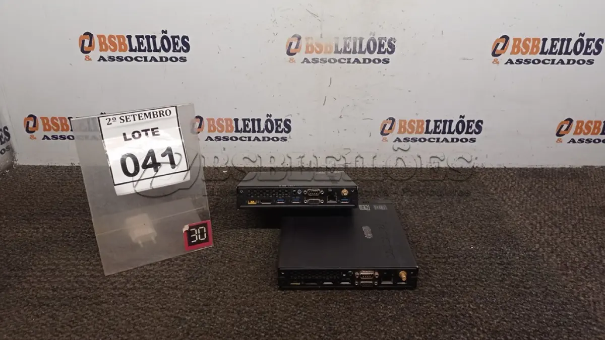 LOTE 041 - 02 MINIS PC MARCA LENOVO. (NO ESTADO) ATENÇÃO! FAZER A VISITAÇÃO ANTES DE ARREMATAR, NÃO SABEMOS SE FUNCIONA, LEILÃO NÃO TEM GARANTIA E NEM DEVOLUÇÃO, SUJEITO A POSSÍVEIS AVARIAS VISÍVEIS/OCULTAS E/OU AUSÊNCIA DE COMPONENTES.